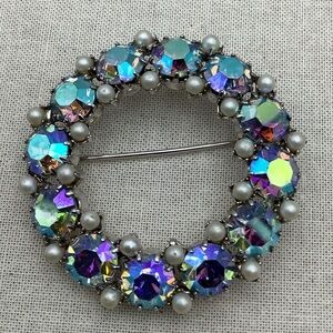 Vintage Trifari Rhinestone and Pearl  Brooch